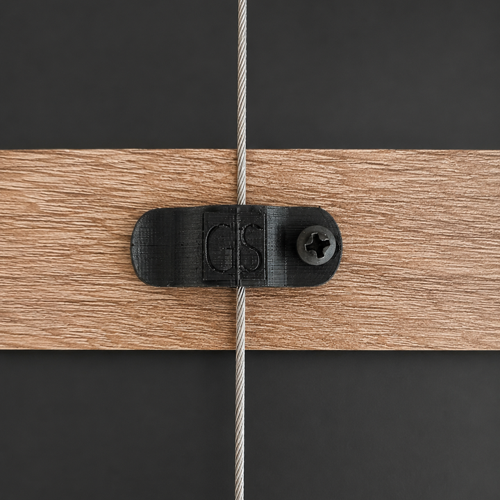 Art hanger clip for leaning pictures on hanging system 