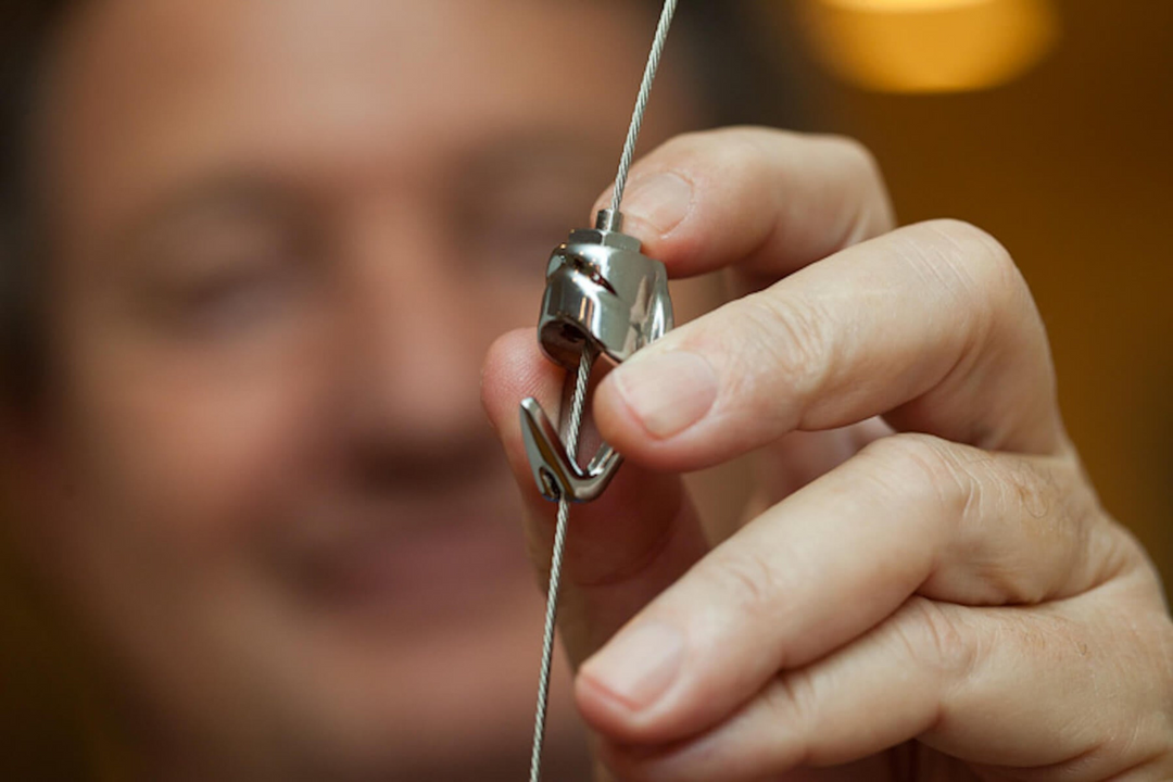 Original Gallery System Pushbutton Hook & Steel Cable Combo