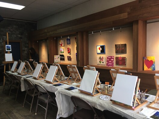 Art Gallery Hanging Systems for Art Displays